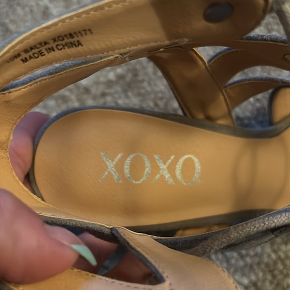 Gray lace up Heels - Picture 6 of 6